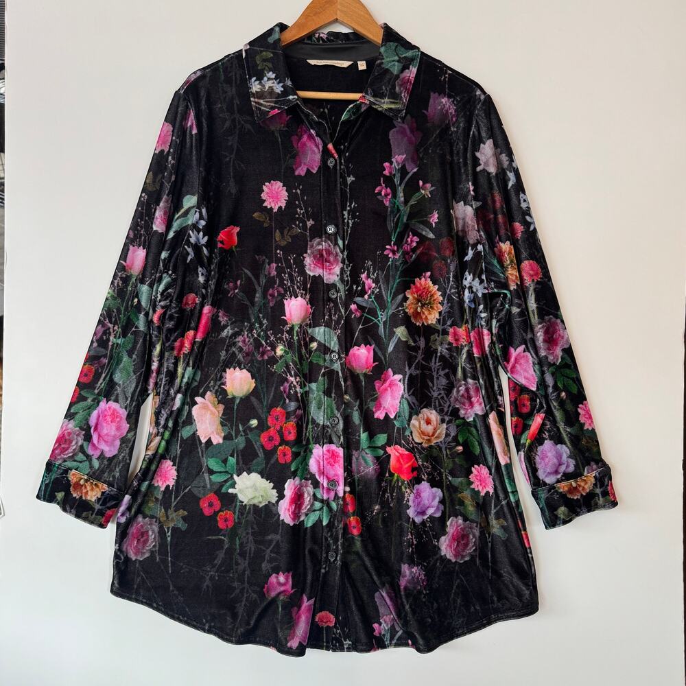 Soft Surroundings black w/ vibrent floral pattern, velvet tunic shirt, size 1X